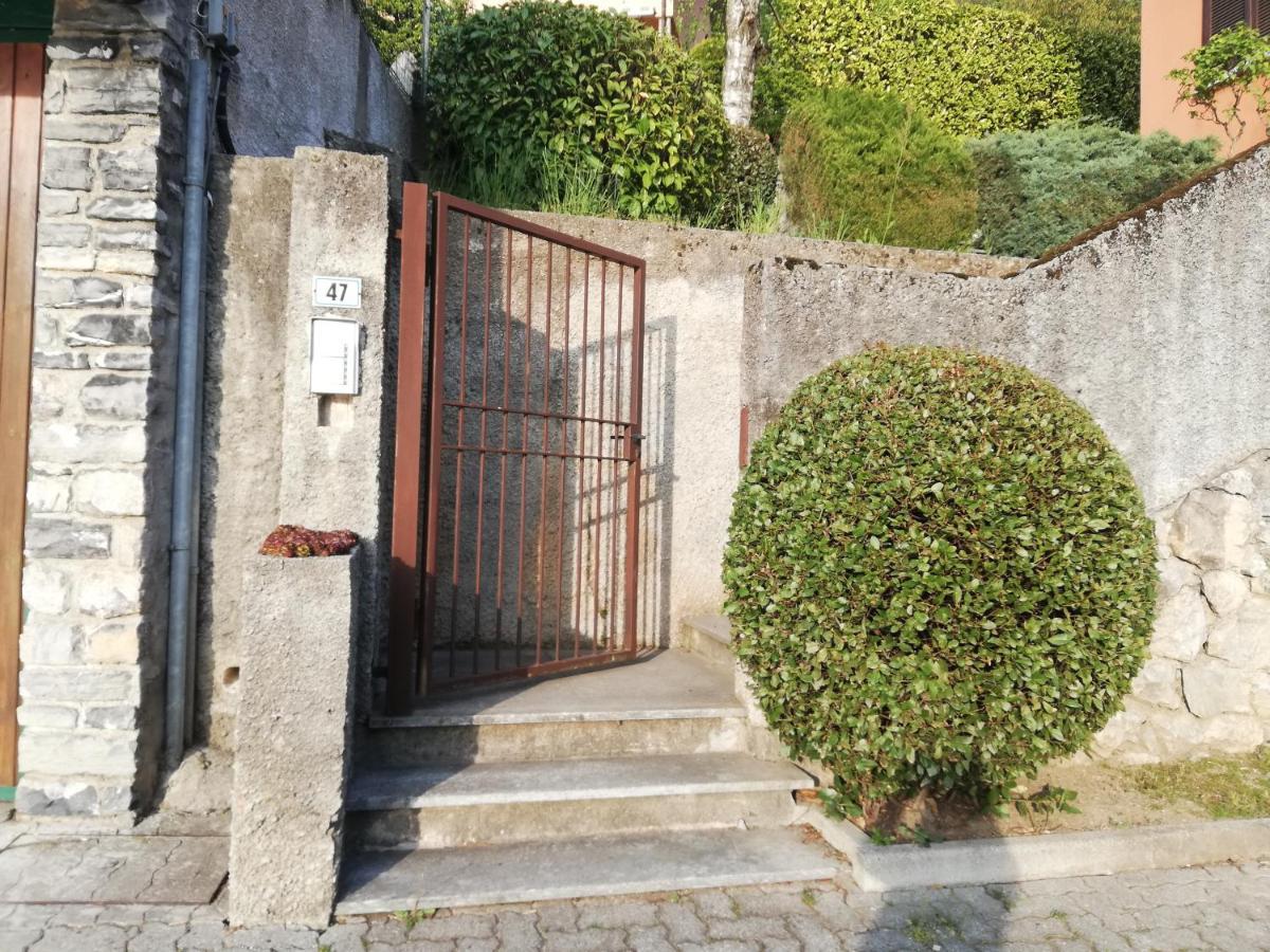 Dream Lake Panorama, Garage In The Center Of Varenna Exterior foto